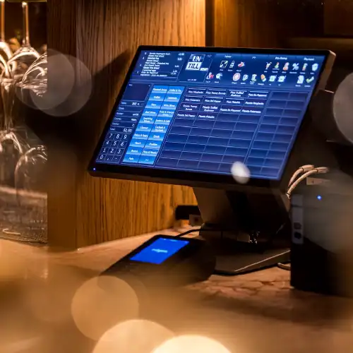 horecazaak met een untill kassasysteem op de bar